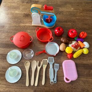 Play Kitchen Bundle: Melissa&Doug Mixer + Pot, Pan, Dishes, Utensils + Food